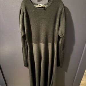 Pomander Place Classic Black Top